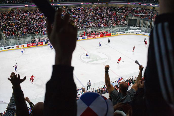 Stožice, SP v hokeju 2012 | V Stožicah se je sicer na prvenstvu leta 2012 zbrala največja množica ljubiteljev hokeja v Sloveniji, na tekmi z Avstrijo je bilo na tribunah kar 10.500 gledalcev. | Foto Matic Klanšek Velej/Sportida