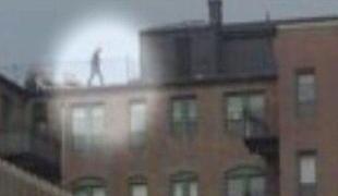 Masaker v Bostonu: Kdo je skrivnostni človek na strehi nad ciljno črto?