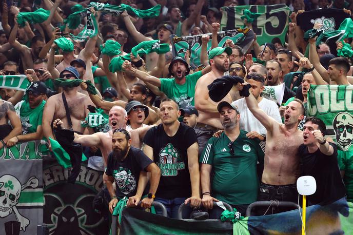 finale evroliga Panathinaikos navijači | V Atenah bo gostoval vodilni Fenerbahče. | Foto Reuters