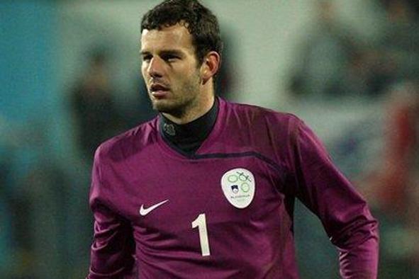 Milan se vse bolj zanima za Handanoviča