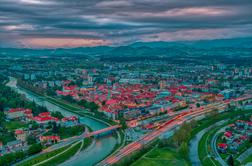 Slovensko mesto, ki v teh dneh ponuja izjemne priložnosti