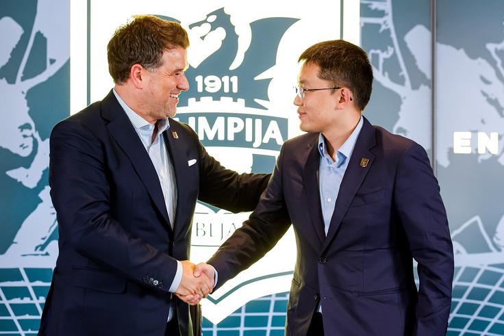Olimpija, odkar je njen predsednik Adam Delius, še ni sklenila tako donosnega sponzorskega posla, kot ga je s kitajsko avtomobilsko blagovno znamko Dongfeng. | Foto: Aleš Fevžer