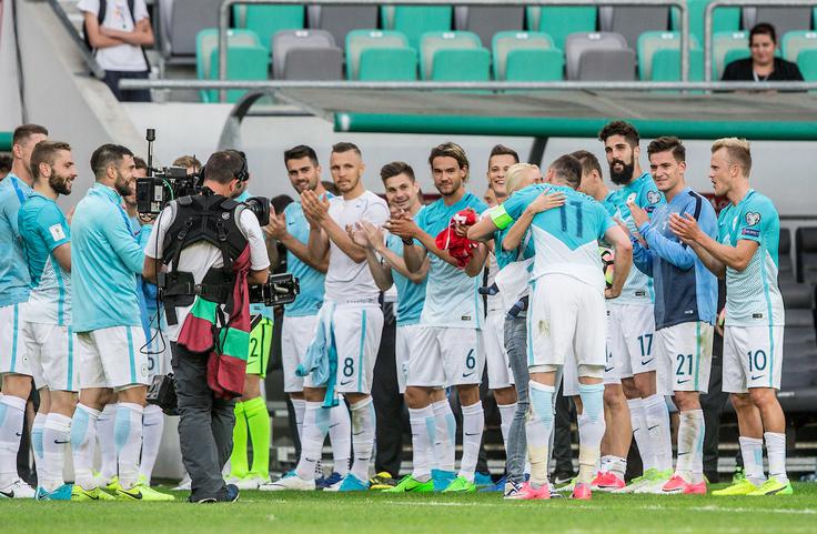 Po sobotni tekmi je zaploskal mladostnemu "upokojencu" Milivoju Novakoviću. | Foto: Vid Ponikvar