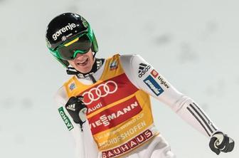 V Sloveniji registriranih 39 skakalnih klubov, a jih deluje manj kot polovica
