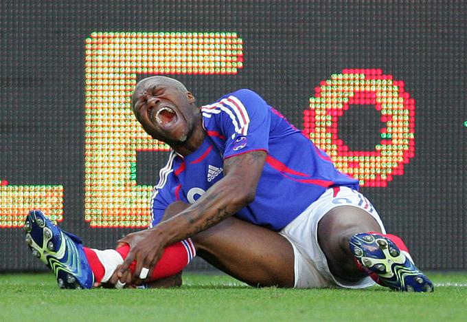 Kar dvakrat se je uspešno vrnil po hudi poškodbi noge (dvakratni zlom). Novembra 2004 se je poškodoval na tekmi z Blackburnom, junija 2006 pa na reprezentančni tekmi s Kitajsko. | Foto: Reuters