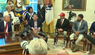 Trump veteranom, ki so izgubili noge: Torej, fantje, ste bili zadeti? Neverjetno. #video