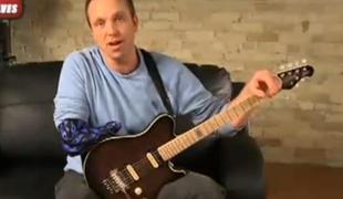 Kitarist brez roke igra kot pravi virtuoz Van Halen (video)