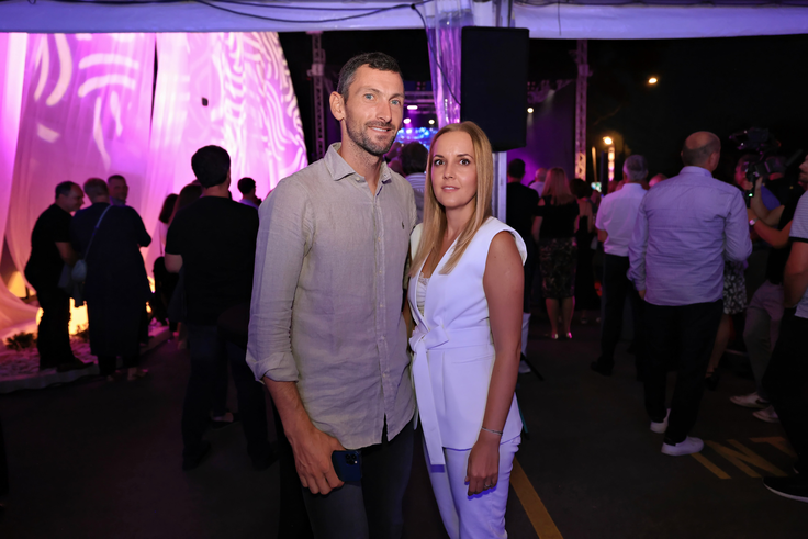 Jakov Fak in Matea Korenić sta se poročila po desetih letih zveze. | Foto: Mediaspeed