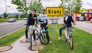 Organizatorji Dirke po Franciji Kranju podelili naziv kolesarsko mesto