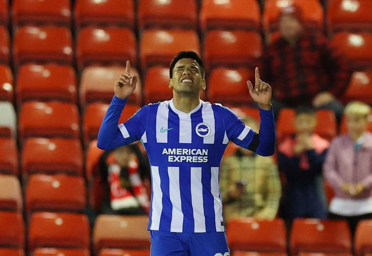 Napadalec iz Paragvaja Diego Gomez je za Brighton zadel na tekmi ligaškega pokala kar štirikrat. | Foto: Reuters
