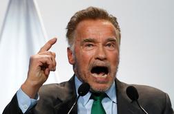 Schwarzenegger: Če nočete nositi maske, ste bedaki #video
