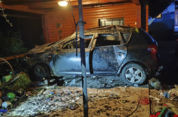 Huda prometna nesreča: 28-letni voznik v bolnišnici podlegel poškodbam