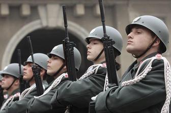 Avstrijci odločno za obvezno služenje vojske