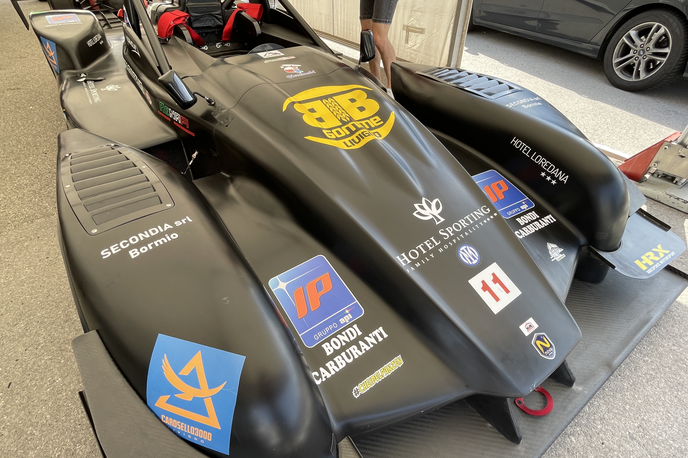gorska dirka Podnanos | Organizatorji so za letošnjo gorsko dirko prejeli 99 prijav, od tega 11 tekmovalcev s formulami in športnimi prototipi. | Foto Gregor Pavšič