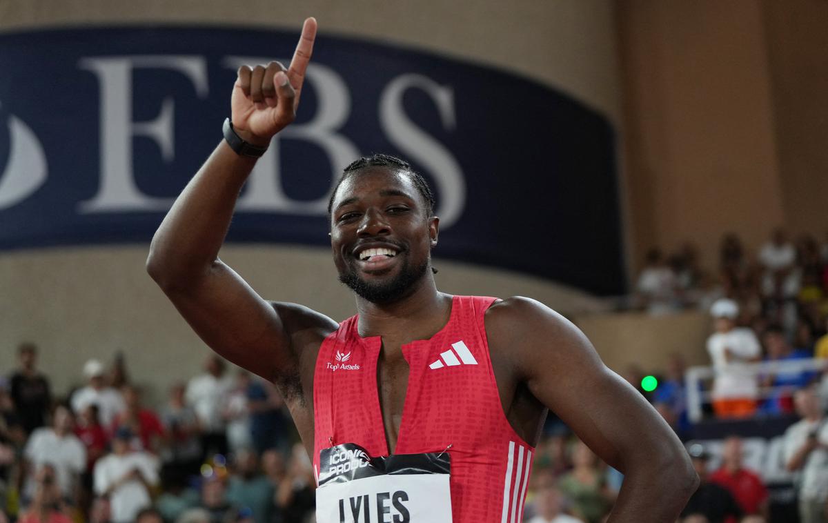 Noah Lyles | Lyles je premagal olimpijskega prvaka na pol stadionskega kroga Letsileja Teboga iz Bocvane (19,97) in Zimbabvejca Makanakaisheja Charambo (19,99). | Foto Reuters
