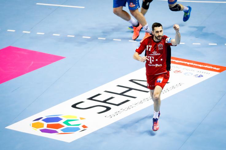 Dragan Gajić je ob porazu (28:31) proti Barceloni v dresu Veszprema dosegel devet zadetkov. | Foto: Liga Seha Gazprom