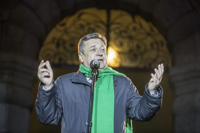 Zoran Janković si želi, da bi futsalisti sledili rokometašem in osvojili odličje. | Foto: Matej Leskovšek