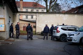 Protest pravosodnih policistov na Povšetovi