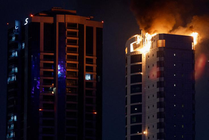 Iranska raketa je zadela eno od stavb v Manami v Bahrajnu, torej nedaleč od dirkališča v Sakhirju. | Foto: Reuters