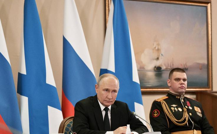 Putin je svoj že znani pogled na zgodovino, s katerim upravičuje svojo vojno proti Ukrajini, predstavil ob dnevu ruske vojne mornarice v Sankt Peterburgu. | Foto: Guliverimage