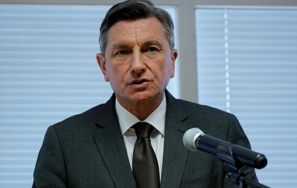 Borut Pahor | "V 33-letni zgodovini tega nekako nismo znali narediti ali pa morda tudi nismo hoteli. Na začetku, v 90. letih, smo se nekako zanesli, da s postopnimi koraki lažje in več dosežemo, kot če bi šli v bolj prelomne spremembe. Triintrideset let kasneje se kaže, da prelomne spremembe potrebujemo. Prej ko jih bomo dali pod streho, bolje bo," je poudaril Borut Pahor. | Foto STA