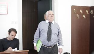Goljufivi hrvaški zdravnik za zapahe za dve leti in dva meseca