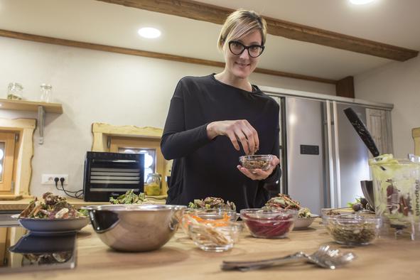 Veganska prehrana ne pomeni samo solate in oreščkov #intervju