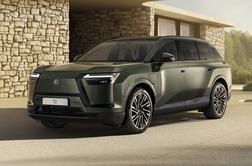 Šestsedežni luksuzni SUV iz Japonske bo električni – dolg je več kot pet metrov