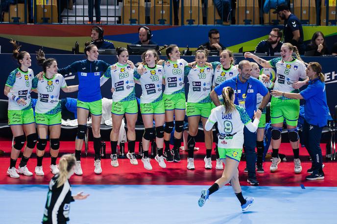 EHF Euro2022: Slovenija - Srbija, rokomet slovenska ženska rokometna reprezentanca | Slovenske rokometašice bodo v petek ob 20.30 igrale s favoriziranimi branilkami naslova in gostiteljicami Norvežankami.  | Foto Grega Valančič/Sportida