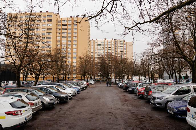 Štepanjsko naselje | Prebivalci Štepanjskega naselja so zaradi dvoma v navedbe ljubljanskega župana Zorana Jankovića, da v naselju manjka le sto parkirnih mest, sami prešteli parkirna mesta in ugotovili, da pod Golovcem manjka 956 parkirnih mest. | Foto STA