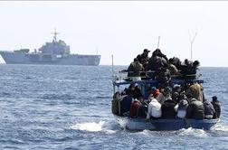 Po nesreči pri Lampedusi pogrešajo 250 beguncev