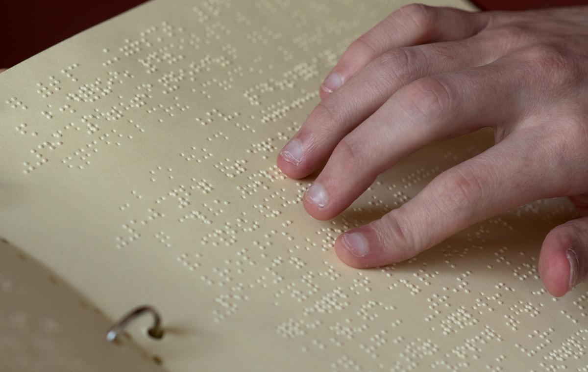 Braillova pisava | Svetovni dan Braillove pisave oz. brajice zaznamujemo 4. januarja, ta dan se je namreč leta 1809 rodil njen izumitelj Louis Braille. | Foto Guliverimage