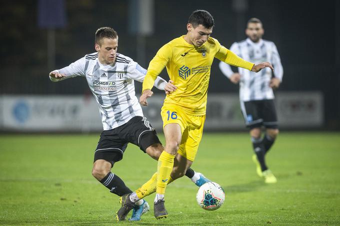 Josip Ćorluka se je pred leti dokazoval v dresu Domžal. | Foto: Aleš Fevžer