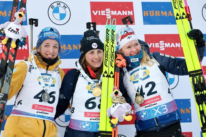 Oder za zmagovalke so zasedle Francozinja Justine Braisaz-Bouchet, Nemka Franziska Preuss in Finka Suvi Minkkinen. | Foto: Reuters