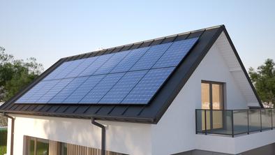 Je Slovenija v zatonu sončne energije?