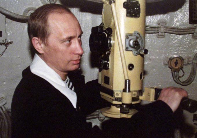 Takrat še novopečeni ruski predsednik Vladimir Putin je v času nesreče podmornice Kursk počitnikoval v svoji vili ob Črnem morju.  | Foto: Guliverimage
