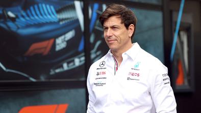 Šef Mercedesa Toto Wolff in njegova žena pod drobnogledom Fie