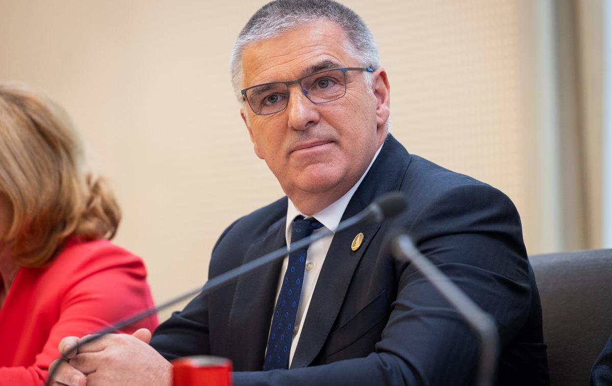 Marko Lotrič | V državnem svetu pod vodstvom Marka Lotriča na očitke odgovarjajo, da namen posveta ni sprejemanje odločitev, ampak dati prostor razmisleku. | Foto STA