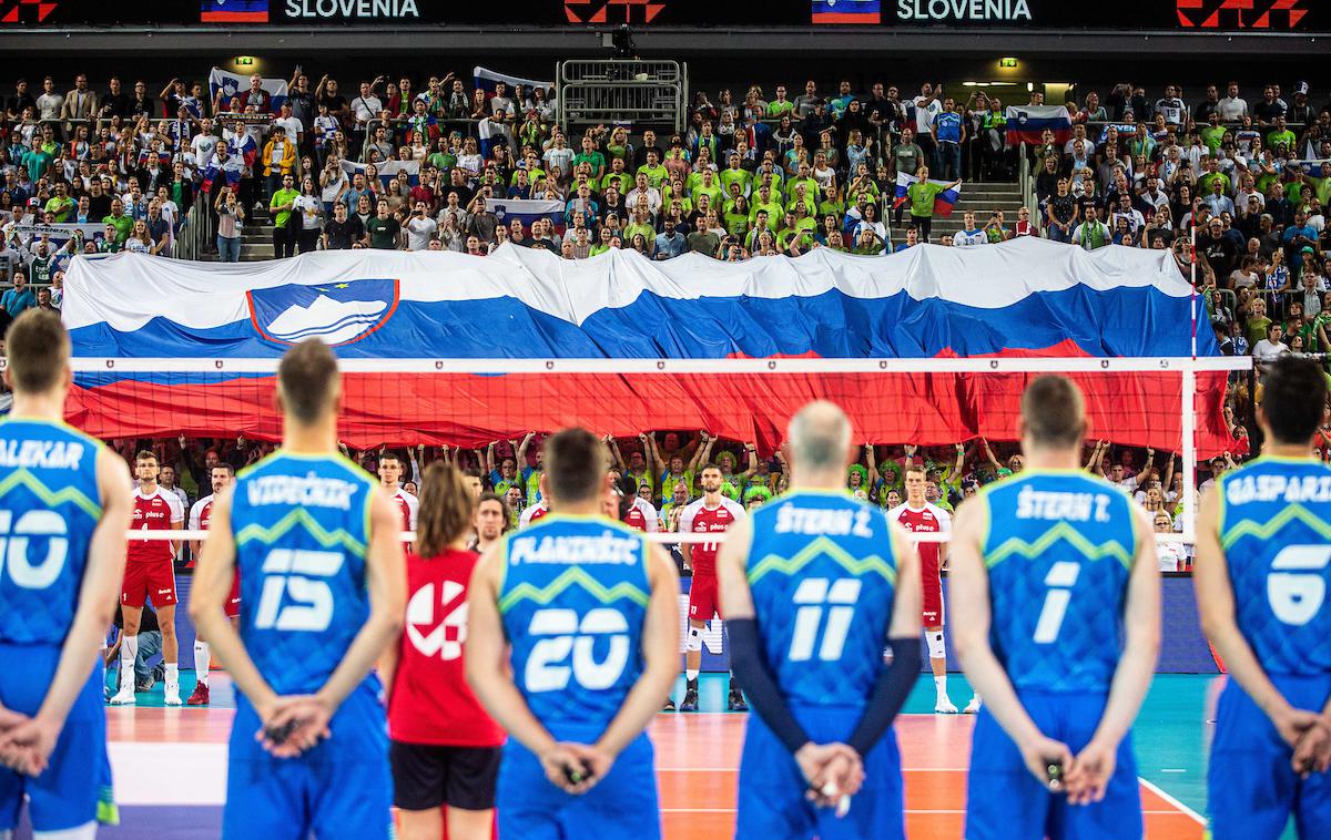 EuroVolley: Slovenija Poljska | Slovenski odbojkarji bodo tudi na finalu v Parizu deležni podpore slovenskih navijačev.  | Foto Grega Valančič/Sportida