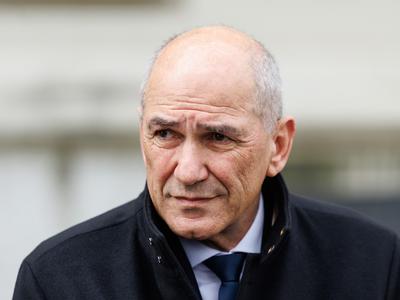 Janša še vedno čaka na uradne izide, pri štetju glasovnic iz tujine bo prisoten predstavnik SDS