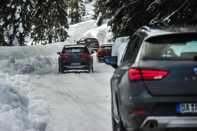 V zadnjih dnevih je v okolici Innsbrucka zapadlo skoraj dva metra snega, zato smo lahko v idealnih pogojih preizkusili delovanje štirikolesnega pogona. | Foto: Gašper Pirman