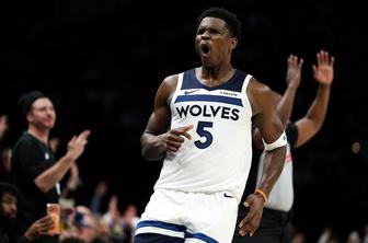 Večer rekordov: 10 tisoč kariernih točk za Edwardsa in tisoča zmaga za trenerja Indiane