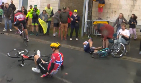 V živo Tour de France: drama že pred štartom, padec med ubežniki, dežja ni več