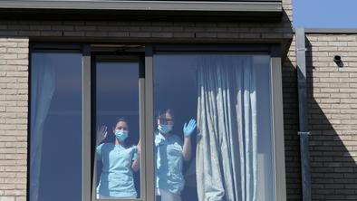 Matematiki: Epidemija v Sloveniji do poletja, lahko pa tudi v leto 2021