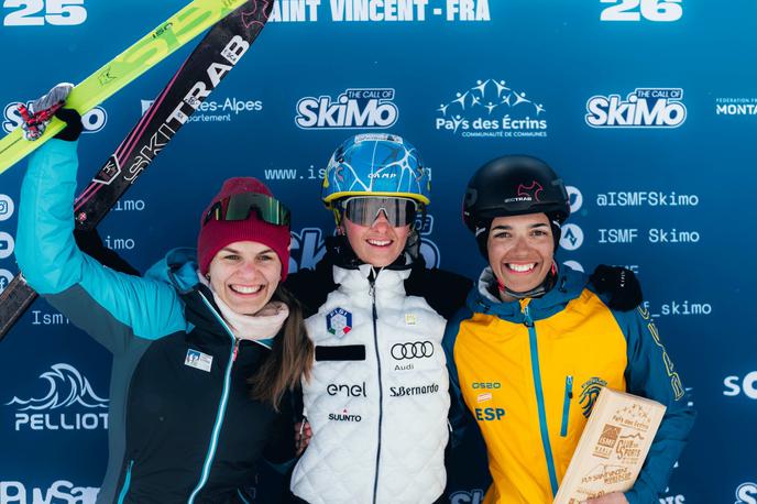 Klara Velepec | Klara Velepec mladinska svetovna podprvakinja 2026 v vzponu, zmagovalka, Italijanka Silvia Boscacci, in Španka Aina Garreta Farrús na tretjem mestu. | Foto ISMF
