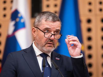 Minister Kajzer o potezi Slovenije: Mir na Bližnjem vzhodu ne bo dosežen z izjavami #video