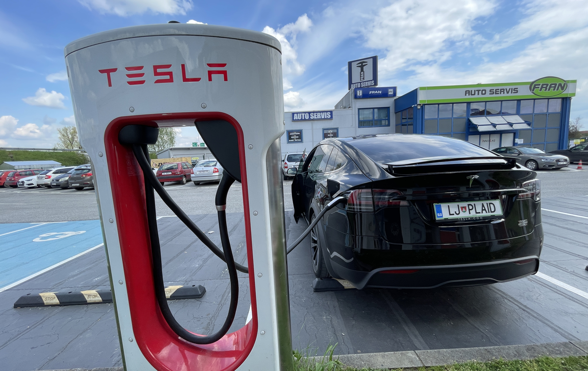 Tesla polnilnica | Lastna mreža polnilnic ostaja eden največjih konkurenčnih adutov Tesle. | Foto Gregor Pavšič