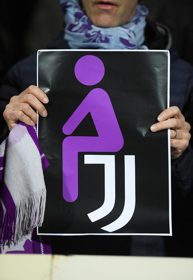 Eden izmed dokazov, kako nepriljubljen je Juventus v Firencah. | Foto: Reuters