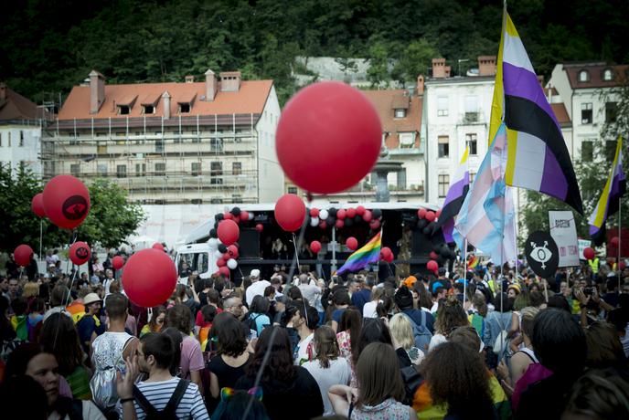 V Sloveniji se razraščata sovraštvo in diskriminacija  #video #foto