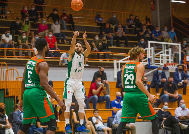 V drugem polčasu se je z 19 točkami razigral izkušeni Rok Stipčević. | Foto: Urban Meglič/Sportida